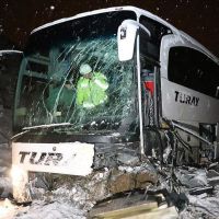Erzincan'da yolcu otobüsü kaza yaptı! 17 yaralı
