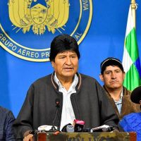 Evo Morales Meksika'ya iltica ediyor