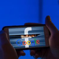 "Google ve Facebook her veriyi topluyor"