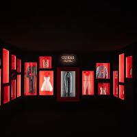 Guess, Inc., Marılyn Monroe™ Kapsül Koleksiyonunu Sunar