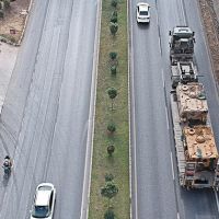 Hatay'a tank sevkiyatı sürüyor