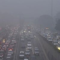 Hava kirliliğinde rekor kıran Yeni Delhi'de temiz hava satışı başladı