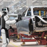 Hexagon'dan yeni nesil insansı robot: AEON