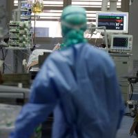 Hollanda'da 3 Türk corona nedeniyle öldü