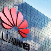 Huawei'den iki çalışana iPhone cezası...