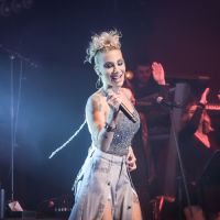 İREM DERİCİ'DEN YÜKSEK SAHNE PERFORMANSI