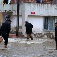 İzmir-Eskişehir tren seferleri durduruldu