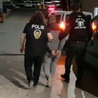 İzmir'de FETÖ operasyonu: 31 gözaltı