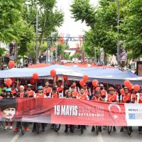 KADIKÖY'DE 19 MAYIS COŞKUSU 