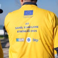 KADIKÖY'DE SAHİL TEMİZLİĞİ