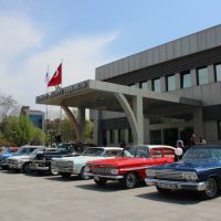 KADIKÖY'DE SEVGİLİLER GÜNÜ'NE ÖZEL KLASİK OTOMOBİL KONVOYU