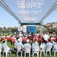 KÂĞITHANE BELEDİYESİ SADABAD SPOR SAHASI'NI YENİLEYEREK HİZMETE AÇTI