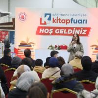 KÂĞITHANE KİTAP FUARI'NDA SÖYLEŞİLER VE İMZA GÜNLERİ İLGİ GÖRÜYOR