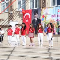 KÂĞITHANE'DE İLK DERS ZİLİ HEYECANI
