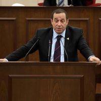 KKTC'de istifa ve çekilmeler yaşanıyor