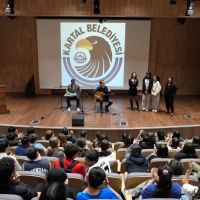 Kartal Belediyesi'nden Öğrencilere ‘LGS Motivasyon Semineri' ve Müzikli Sürpriz