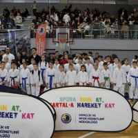 Kartal'da Dostluk Müsabakası Sporseverleri Buluşturdu