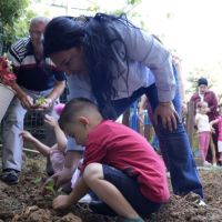 Kartallı Minik Öğrenciler İlk Fidelerini Toprakla Buluşturdu