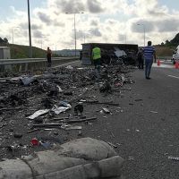 Kuzey Marmara Otoyolu'nda TIR devrildi