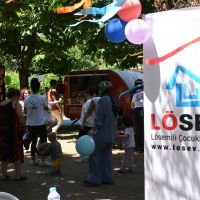 LÖSEV, AİLELERİ VE GÖNÜLLÜLERİ PİKNİKTE BİR ARAYA GETİRDİ