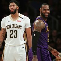 Lakers Anthony Davis'e kavuştu