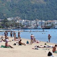 Mayıs ayında plajlarda adım atacak yer kalmadı