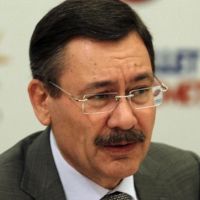 Melih Gökçek'ten flaş çıkış: Emrinde savcı mı var?