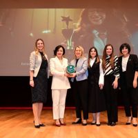 Mercedes-Benz, She's Mentoring Programı Başarılarını 5 Prestijli Ödülle Taçlandırdı