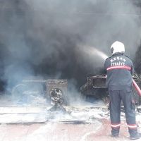 Mobilya mağazasında yangın