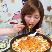 Mukbang nedir nasıl yapılır? Mukbang akımı ilk hangi ülkede çıktı?