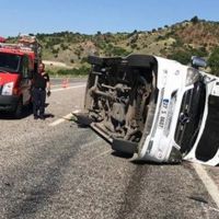 Öğrencileri taşıyan minibüs devrildi: 9 yaralı