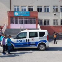 Okulda oyuncak tabanca paniği