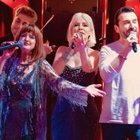 Ömür Gedik ve Gülden Karaböcek Sahneyi Salladı