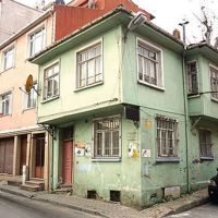 Orhan Kemal'in evi yıkılmak üzere