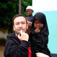 Özgür Aras'tan Afrika'ya Umut Taşıyan Yolculuk