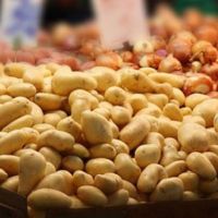 Patates ve soğanın fiyatı el yakıyor