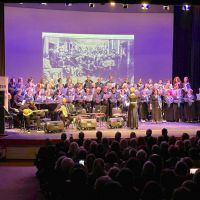 REBETİKO EZGİLERİ EGE'NİN İKİ YAKASINI SAKIZ ADASI'NDA BULUŞTURDU