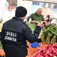 ŞİŞLİ'DE SEMT PAZARLARINDA FAHİŞ FİYAT DENETİMİ