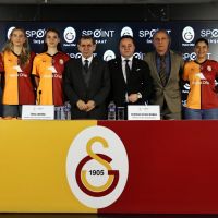 SPOINT İnşaat Galatasaray Petrol Ofisi Kadın Futbol Takımı'nın forma kol sponsoru oldu