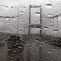 Sağanak yağış İstanbul trafiğini vurdu