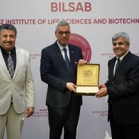 Sağlık Bakanı Prof. Dr. Kemal Memişoğlu, Bezmiâlem Biyoteknoloji Enstitüsü'nü Ziyaret Etti