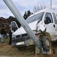Sinop'ta 2 minibüs çarpıştı: 14 yaralı