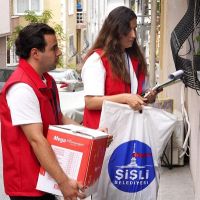 Şişli'de Kimse Yalnız Değil: Gıda Kolileri Ve Eğitim Setleri Ailelere Ulaştırıldı
