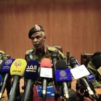 Sudan'da Beşir'in kardeşleri tutuklandı