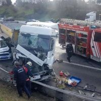 TEM'de feci kaza! Bir polis şehit oldu