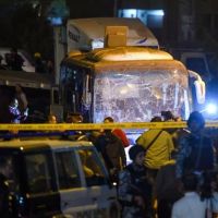 Turist otobüsüne bombalı saldırı: 2 ölü, 10 yaralı