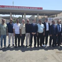 Türk TIR'ları 14 Yıl Aradan Sonra Suriye'ye Direkt Taşımalara Başladı!