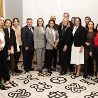 “Türkiye Yüzyılı Kadınları Mikro Art Resim Sergisi”, İzmir'de Sanatseverlerle Buluştu