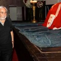 Ünlü tiyatrocu son yolculuğuna uğurlandı