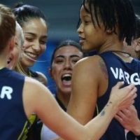 Voleybolda kazanan Fenerbahçe Opet